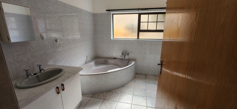 5 Bedroom Property for Sale in Dana Bay Western Cape